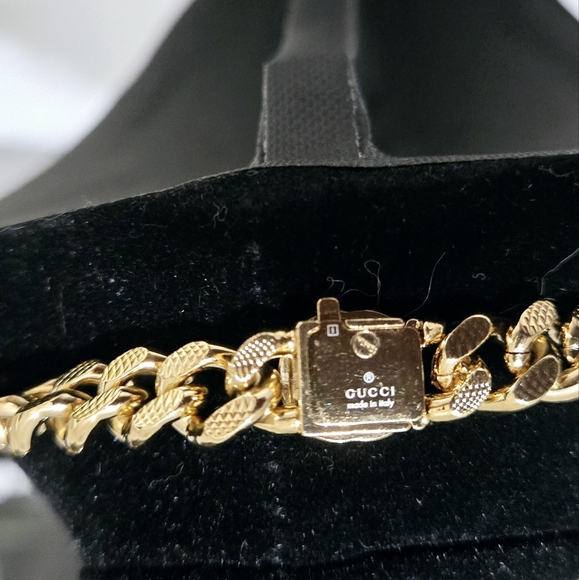 Gucci Interlocking necklace Like New - Picture 5 of 11